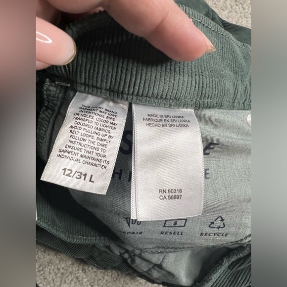 Lucky Brand - High Rise Stevie Flare Corduroy - Size 12/31L - Picture 12 of 16